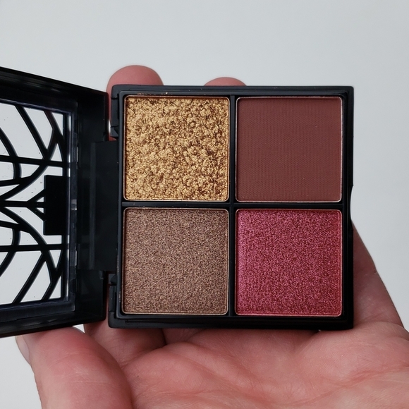 The Lip Bar New 4 Color Eyeshadow Pallet - Picture 2 of 3